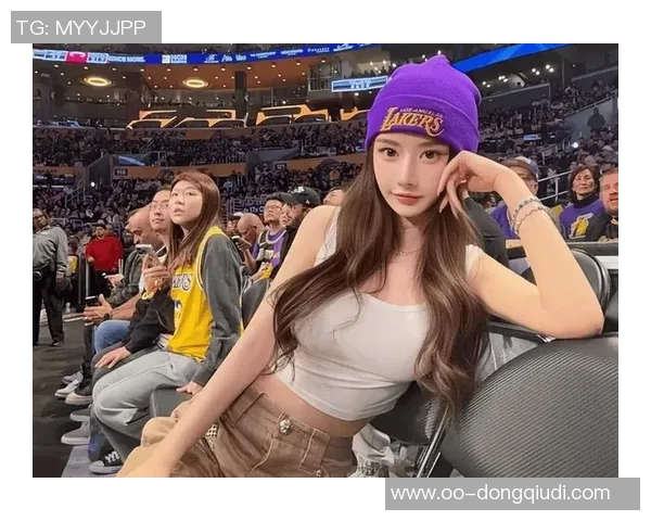 女球迷疑似骚扰湖人球员被保安驱逐老詹淡定剪指甲继续观赛 女球迷疑似骚扰湖人球员被保安驱逐老詹淡定剪指甲继续观赛